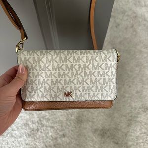 MICHAEL Michael Kors Wallet Crossbody